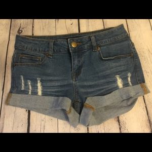 EUC Forever 21 denim blue jean shorts- Size 24